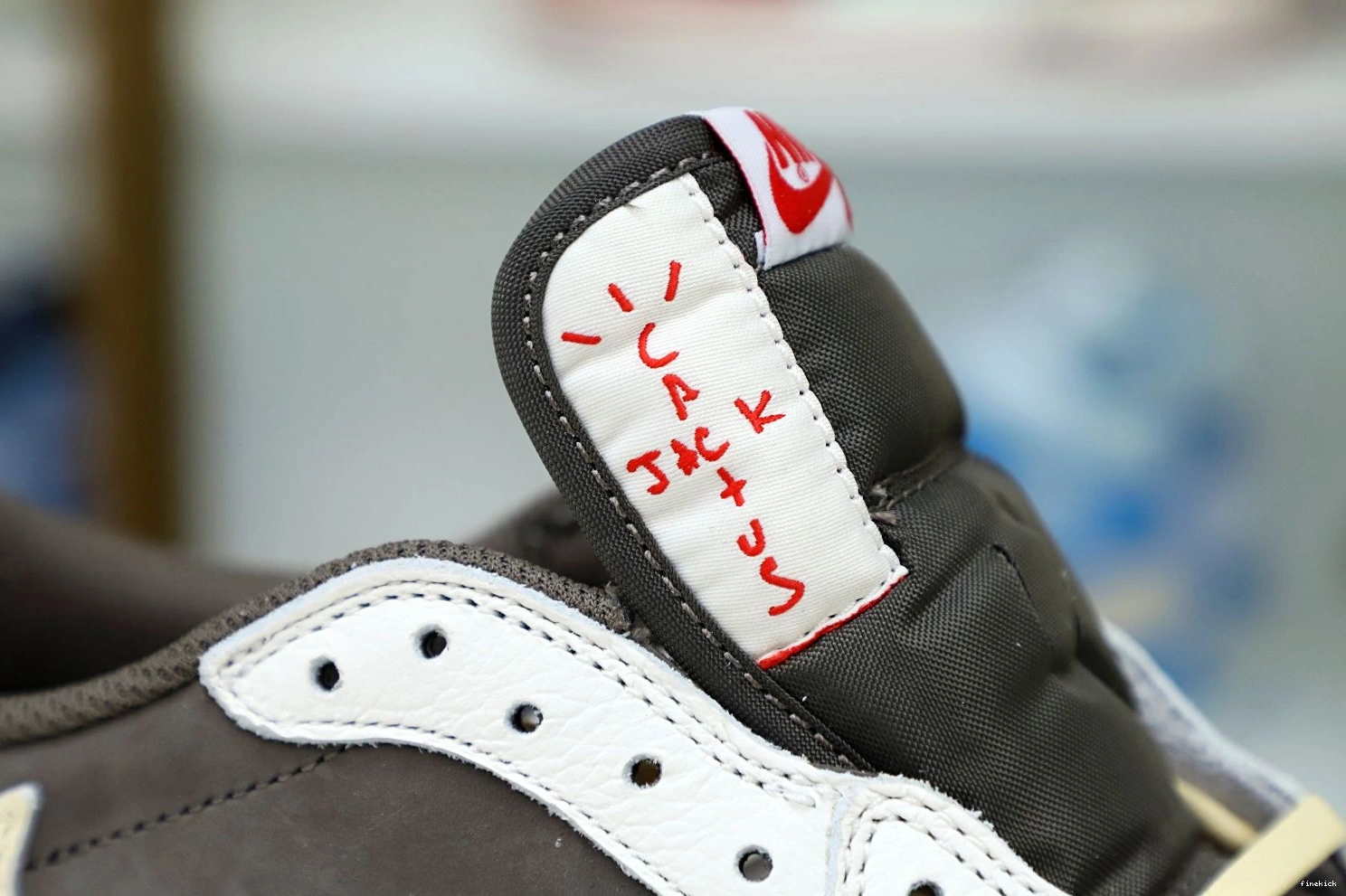 X TRAVIS 1 JORDAN OG AIR SCOTT REVERSE LOW MOCHA 1124